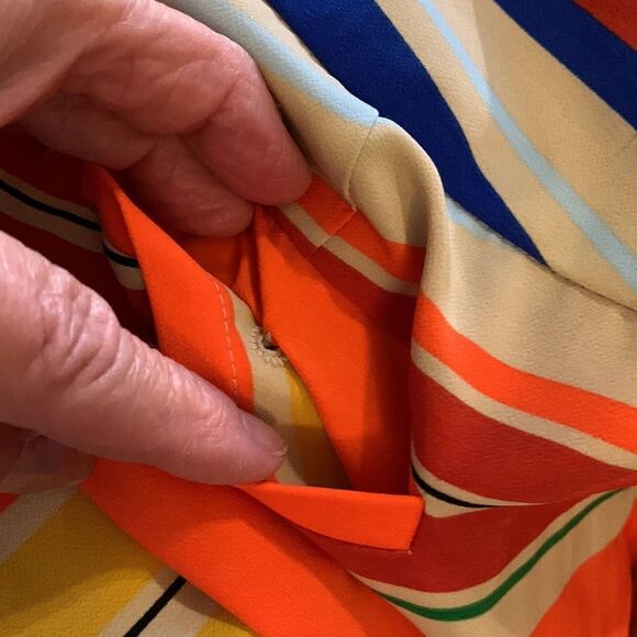 Outback Red Size 4 100% polyester low rise shorts - Picture 5 of 12